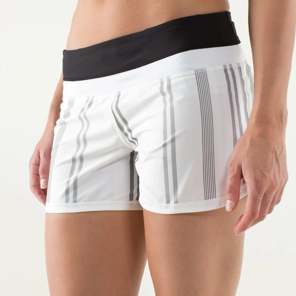 Lululemon Groovy Run Short - Stripe Nimbus Vertical / Black - est Size 4